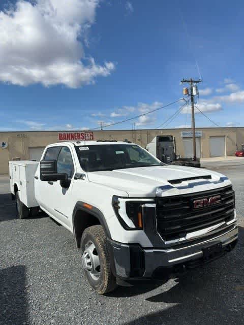 2025 GMC Sierra 3500 HD Chassis Cab Pro