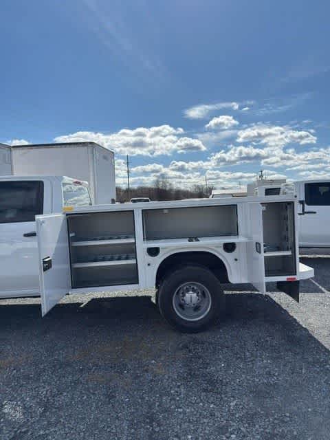 2025 GMC Sierra 3500 HD Chassis Cab Pro