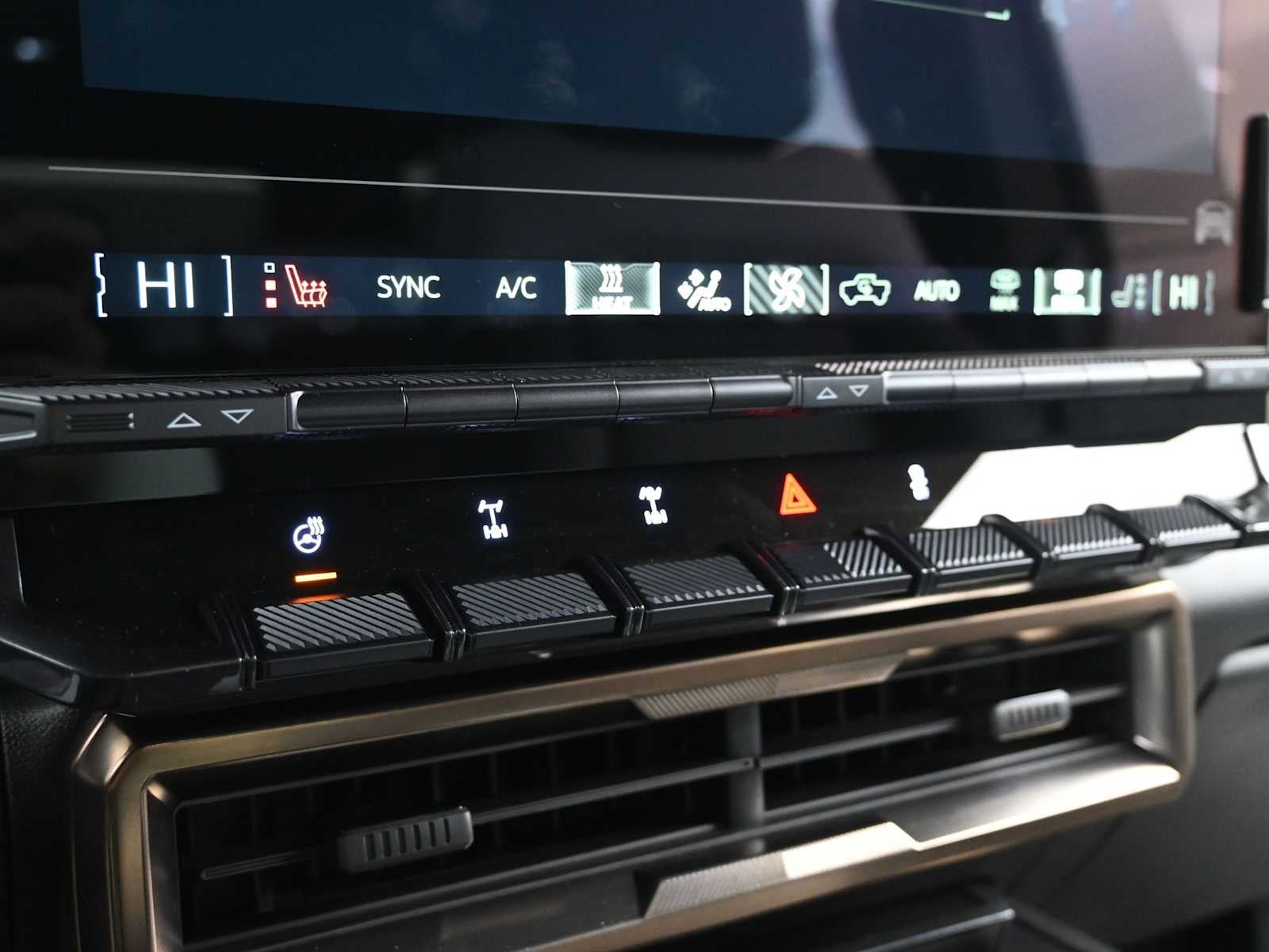 2024 GMC HUMMER EV SUV 2X