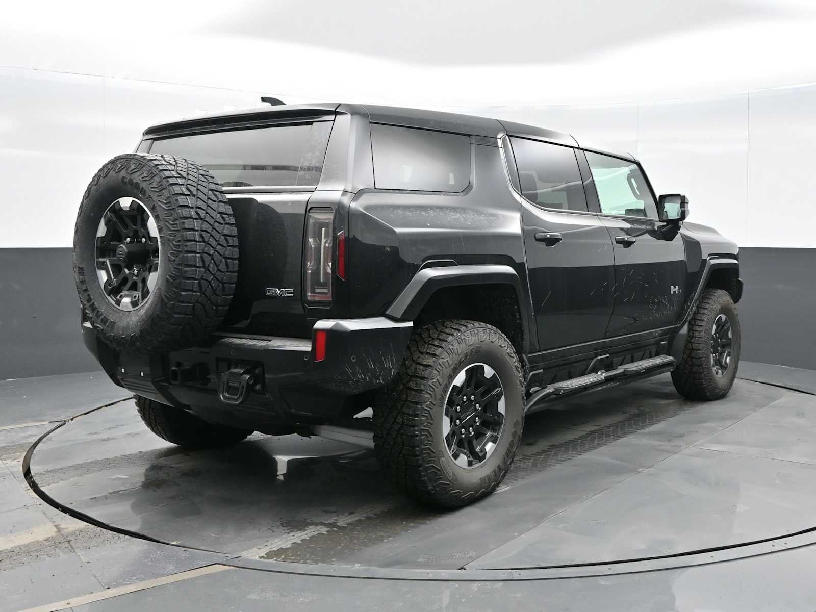 2024 GMC HUMMER EV SUV 2X
