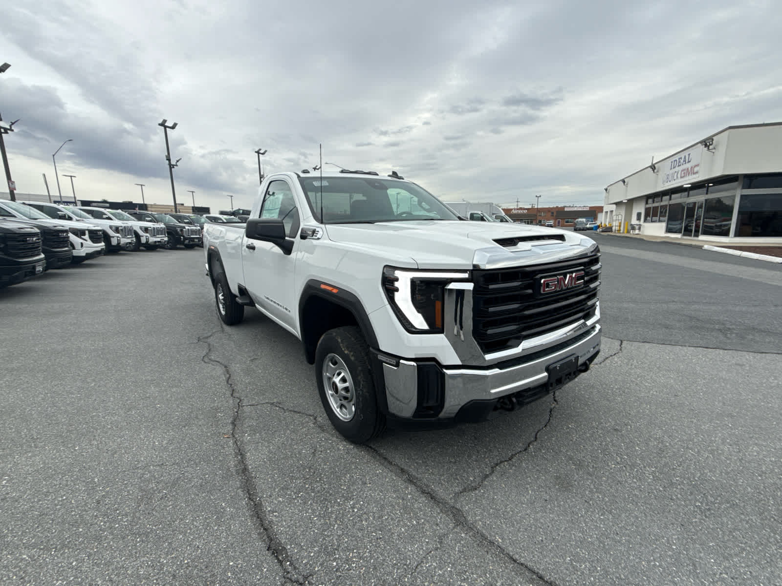 2024 GMC Sierra 2500 HD Pro