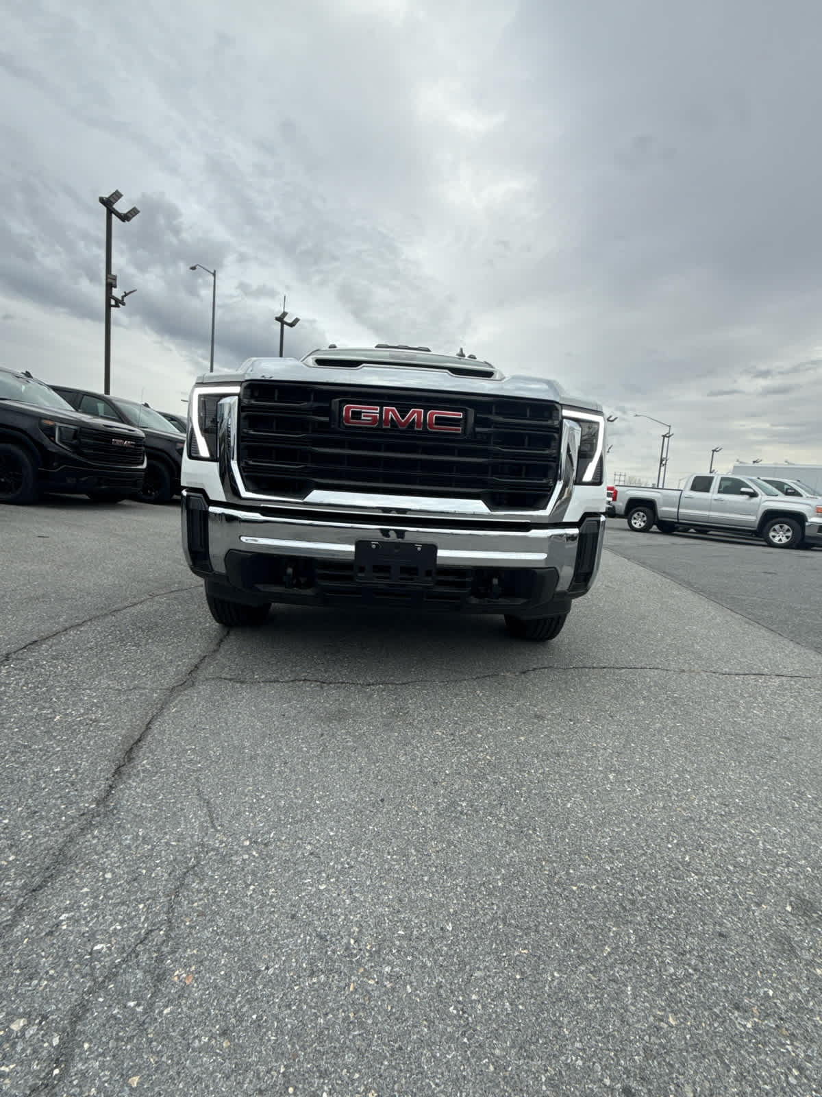 2024 GMC Sierra 2500 HD Pro