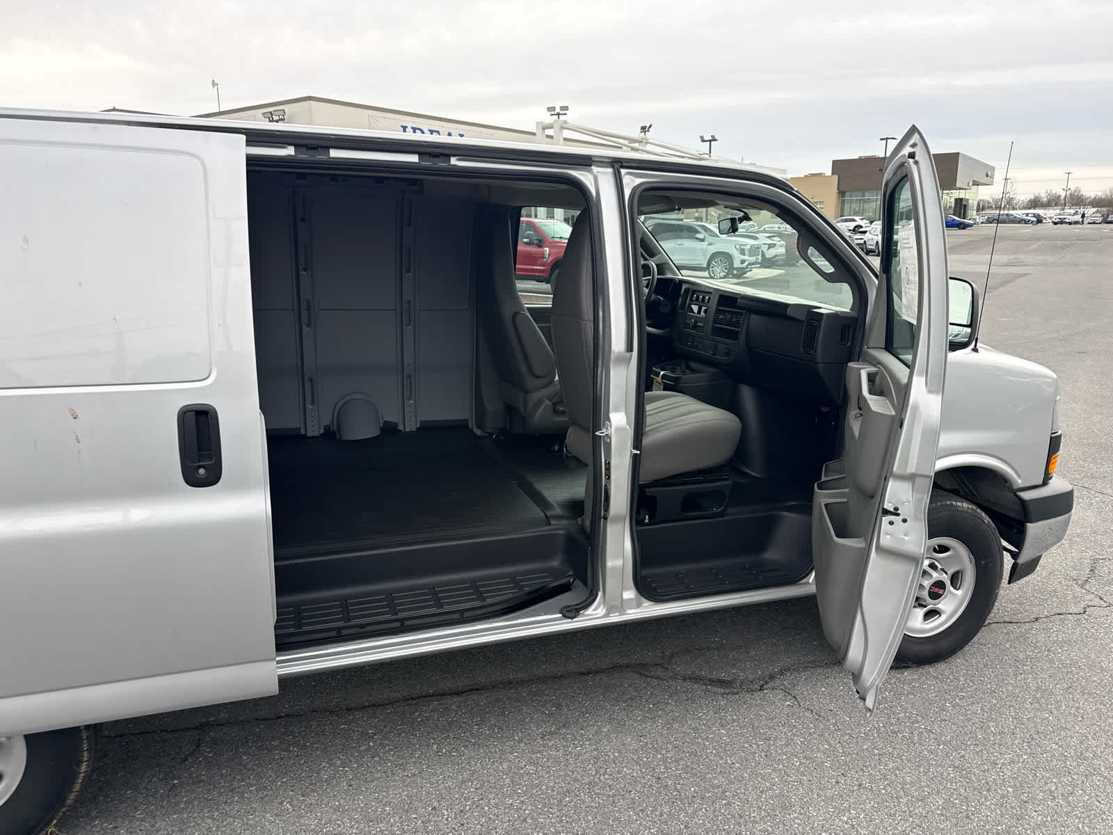 2025 GMC Savana Cargo 2500 Work Van