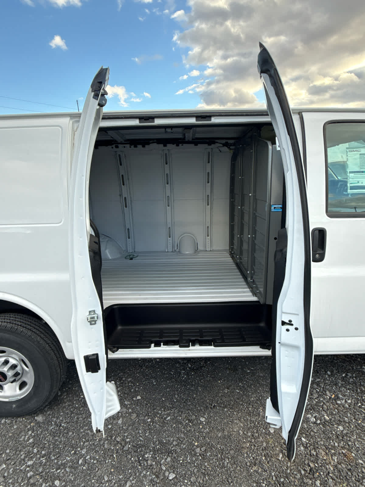 2024 GMC Savana Cargo 2500 Work Van