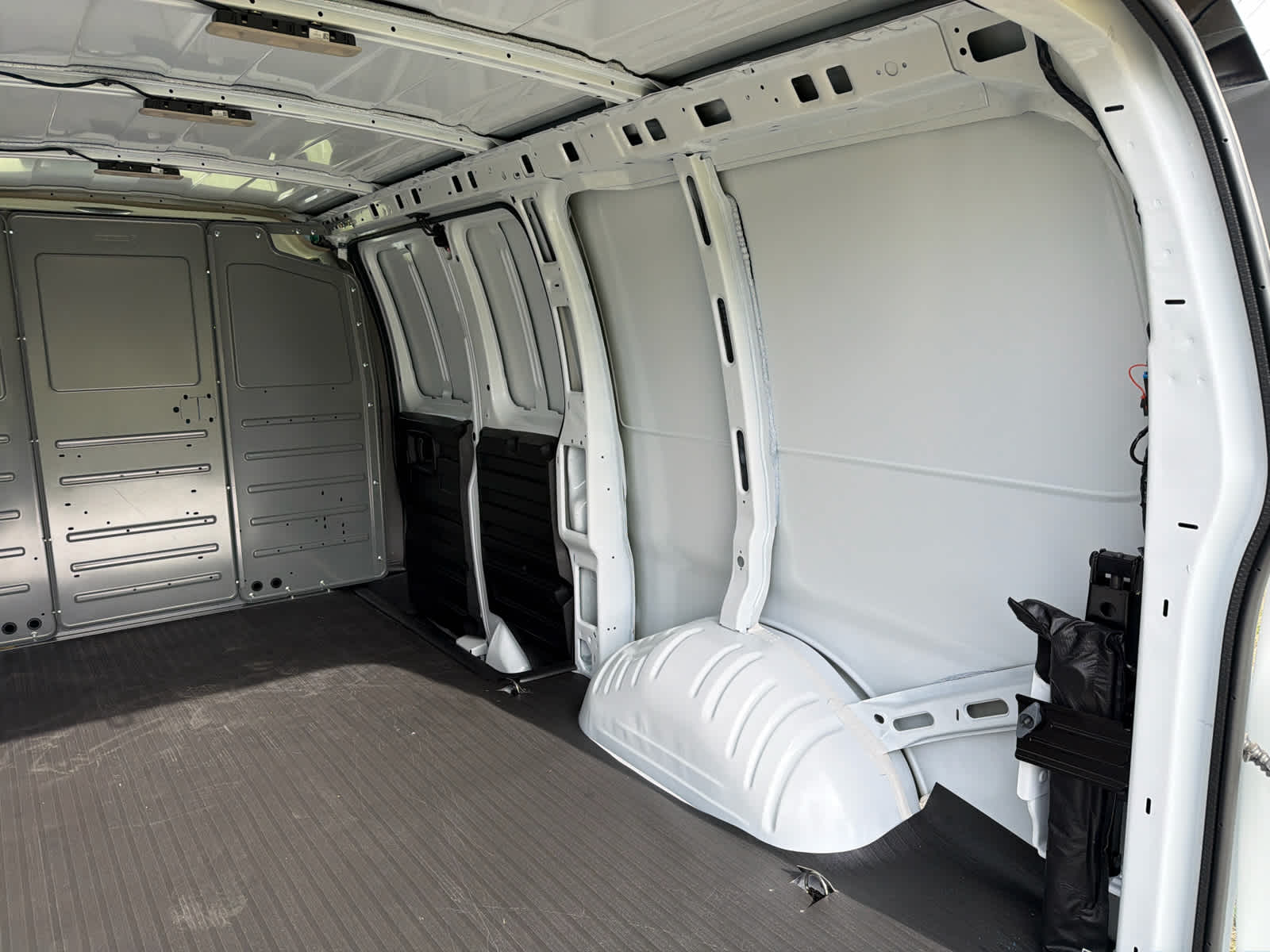 2025 GMC Savana Cargo Work Van