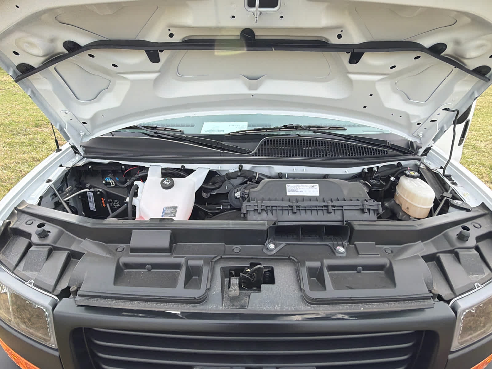 2025 GMC Savana Cargo Work Van