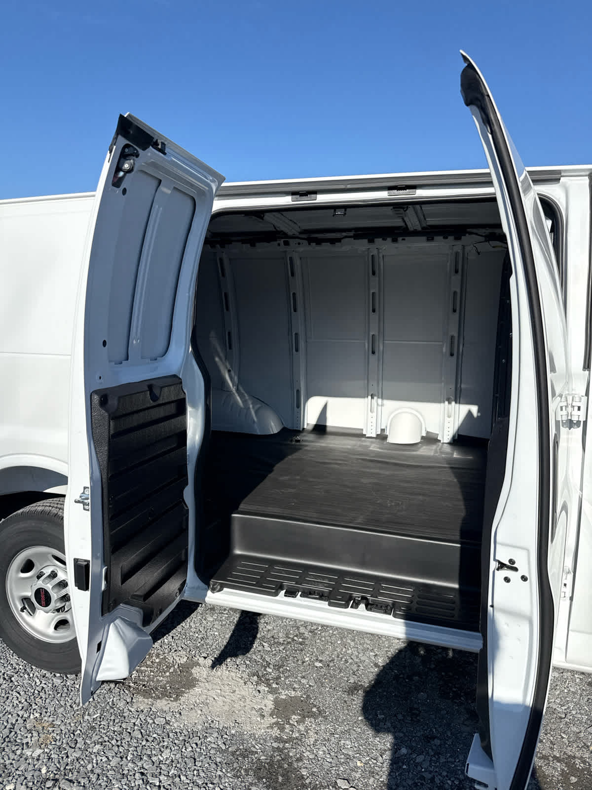 2025 GMC Savana Cargo 2500 Work Van