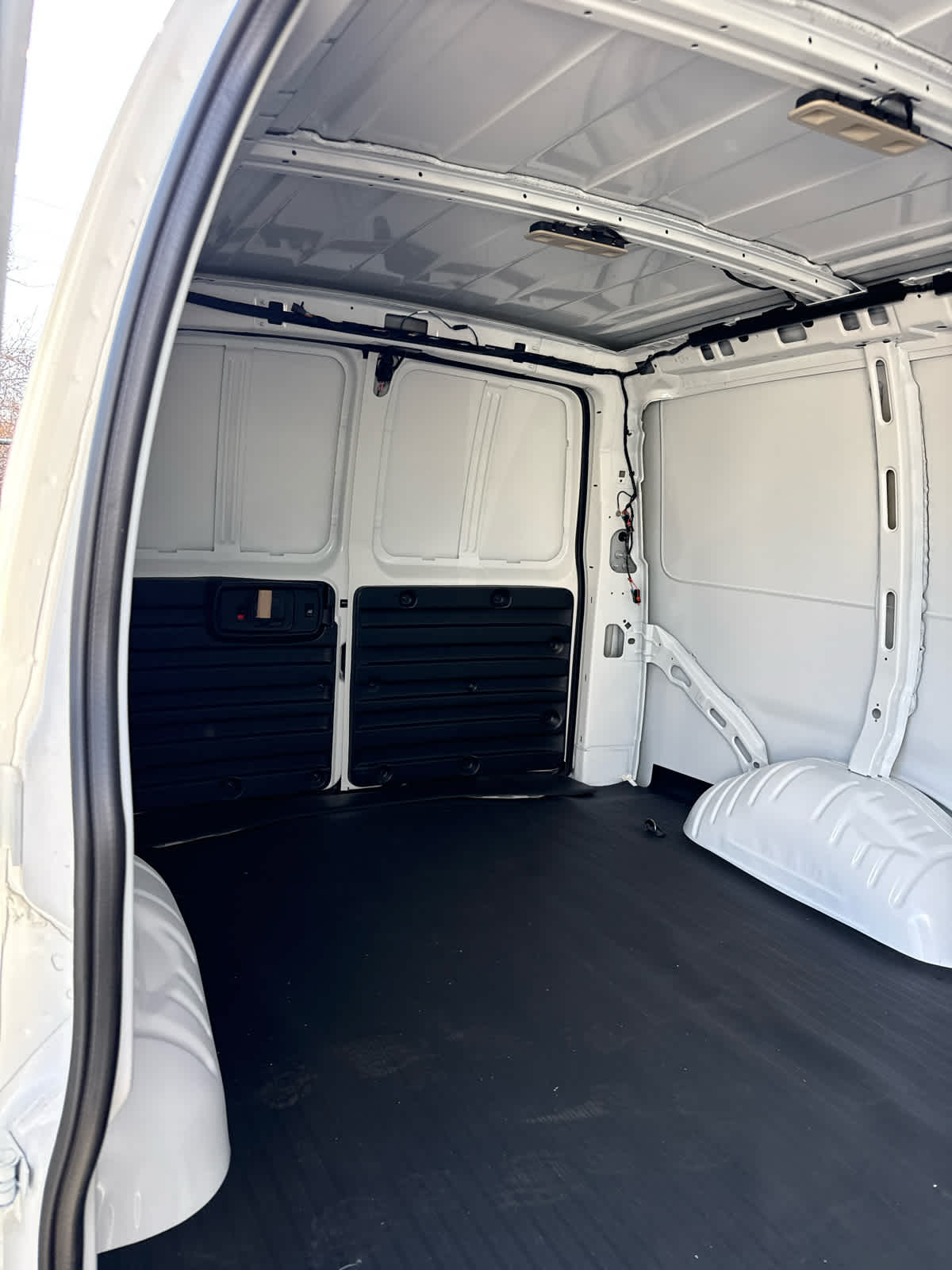 2025 GMC Savana Cargo 2500 Work Van