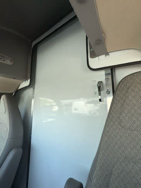 2025 GMC Savana Cutaway 3500 1WT