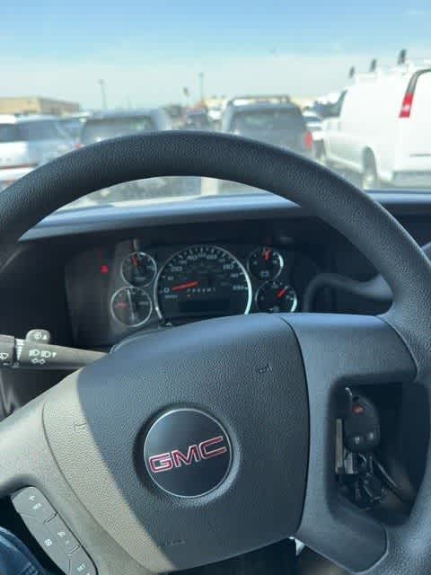 2025 GMC Savana Cutaway 3500 1WT