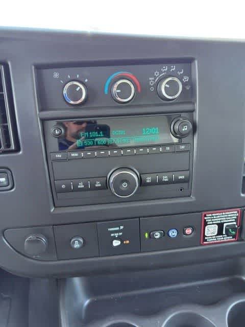 2025 GMC Savana Cutaway 3500 1WT