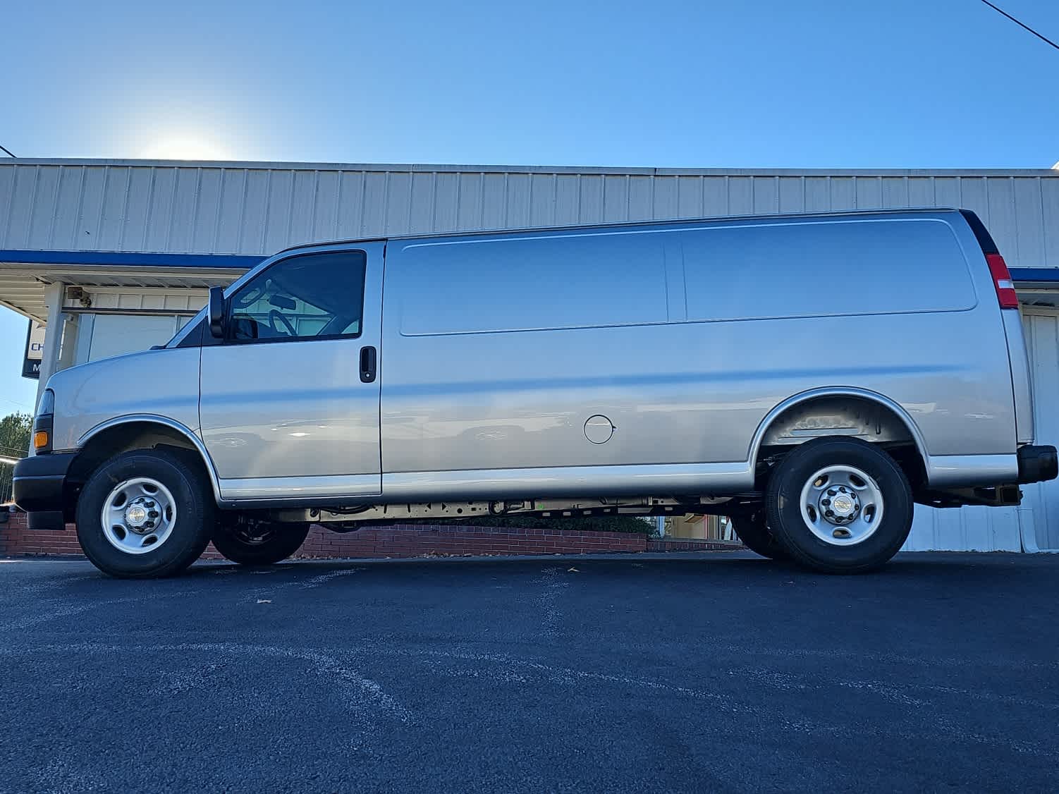 2025 Chevrolet Express Cargo 2500 WT