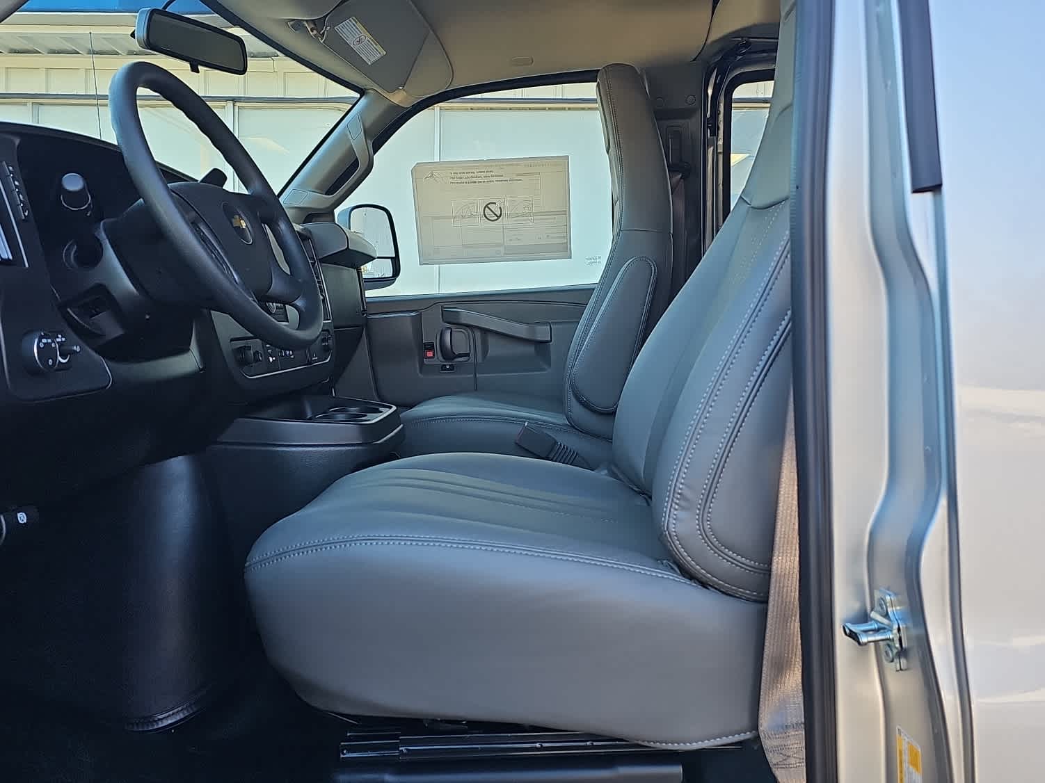 2025 Chevrolet Express Cargo 2500 WT