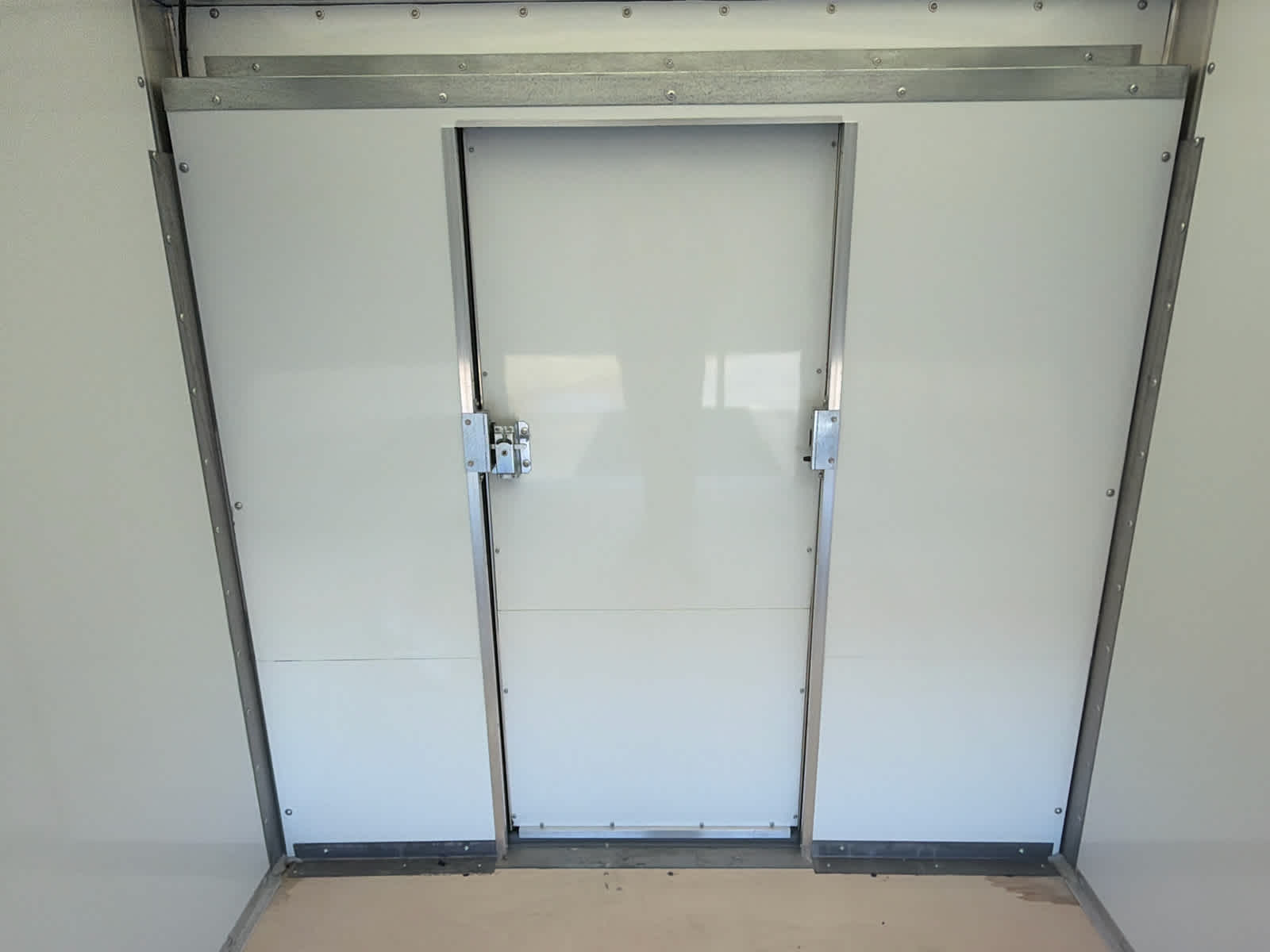 2024 Chevrolet Express Cutaway 3500 1WT