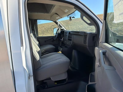 2024 Chevrolet Express Cutaway 3500 1WT