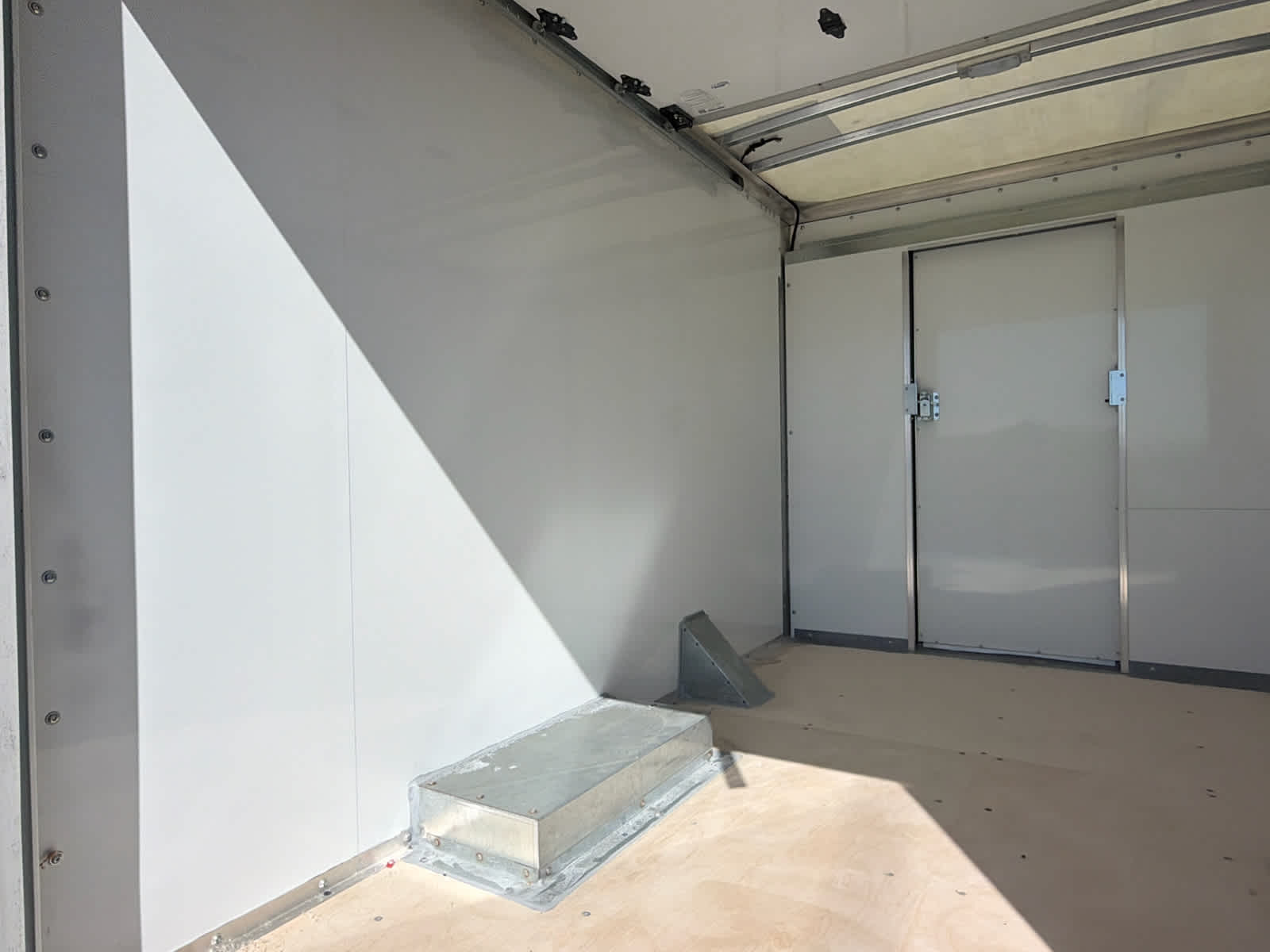 2024 Chevrolet Express Cutaway 3500 1WT