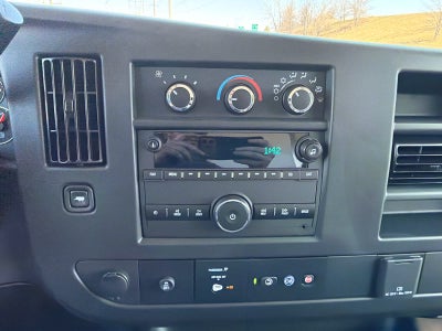 2024 Chevrolet Express Cutaway 3500 1WT