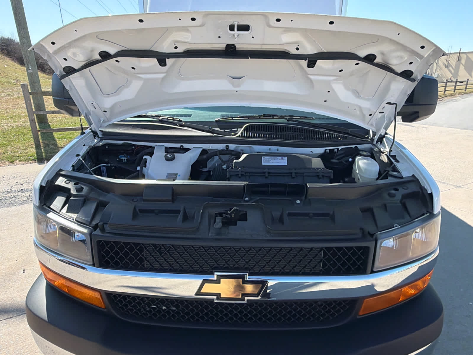 2024 Chevrolet Express Cutaway 3500 1WT