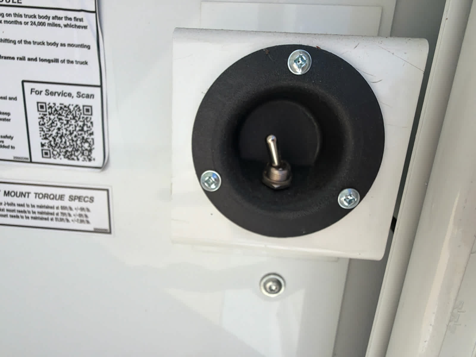 2024 Chevrolet Express Cutaway 3500 1WT