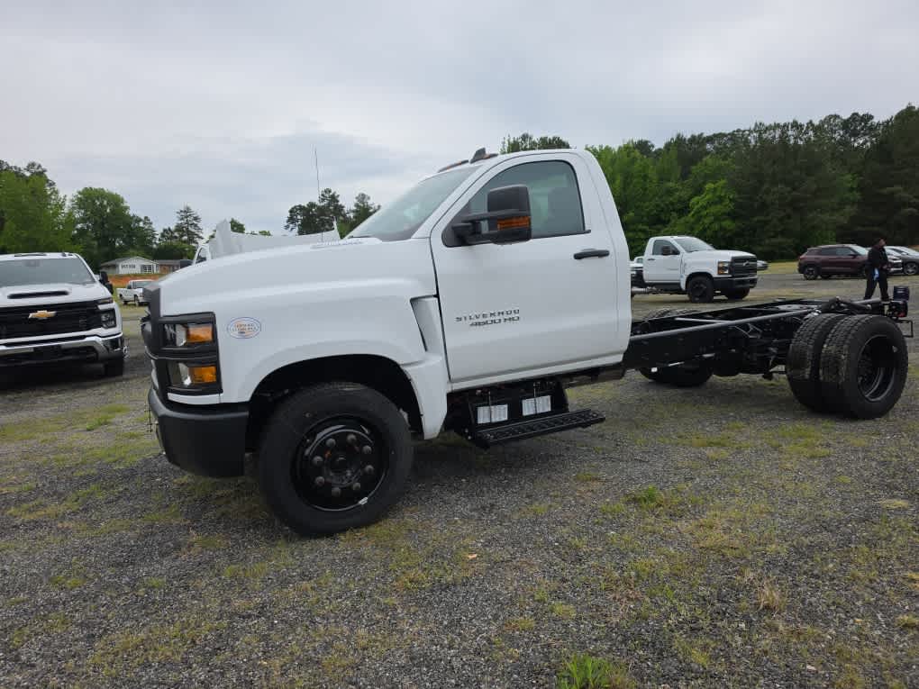 2023 Chevrolet Silverado 4500 HD Work Truck