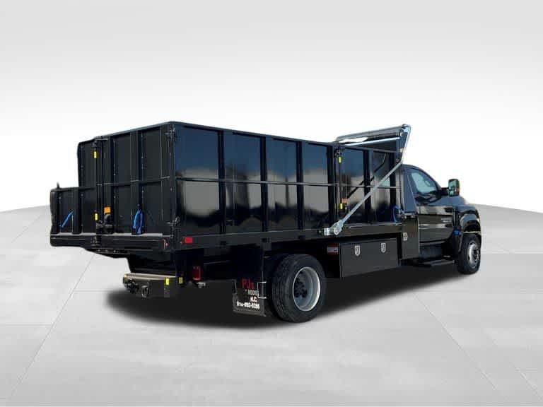 2023 Chevrolet Silverado 5500 HD Work Truck