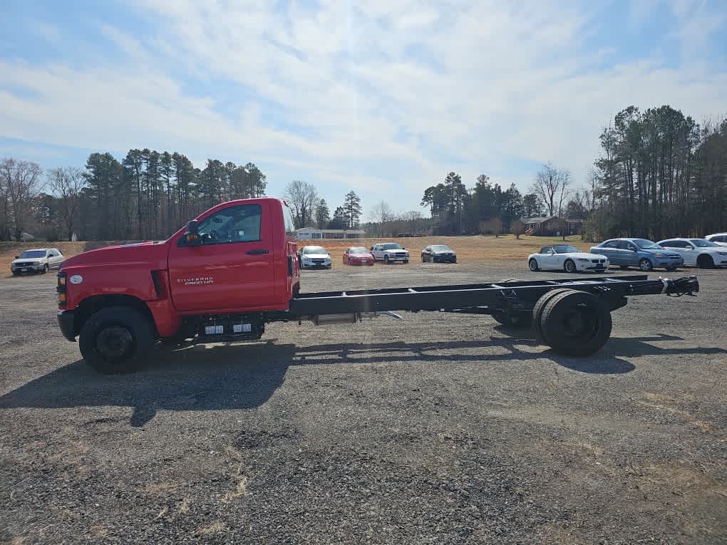 2023 Chevrolet Silverado 6500 HD Work Truck