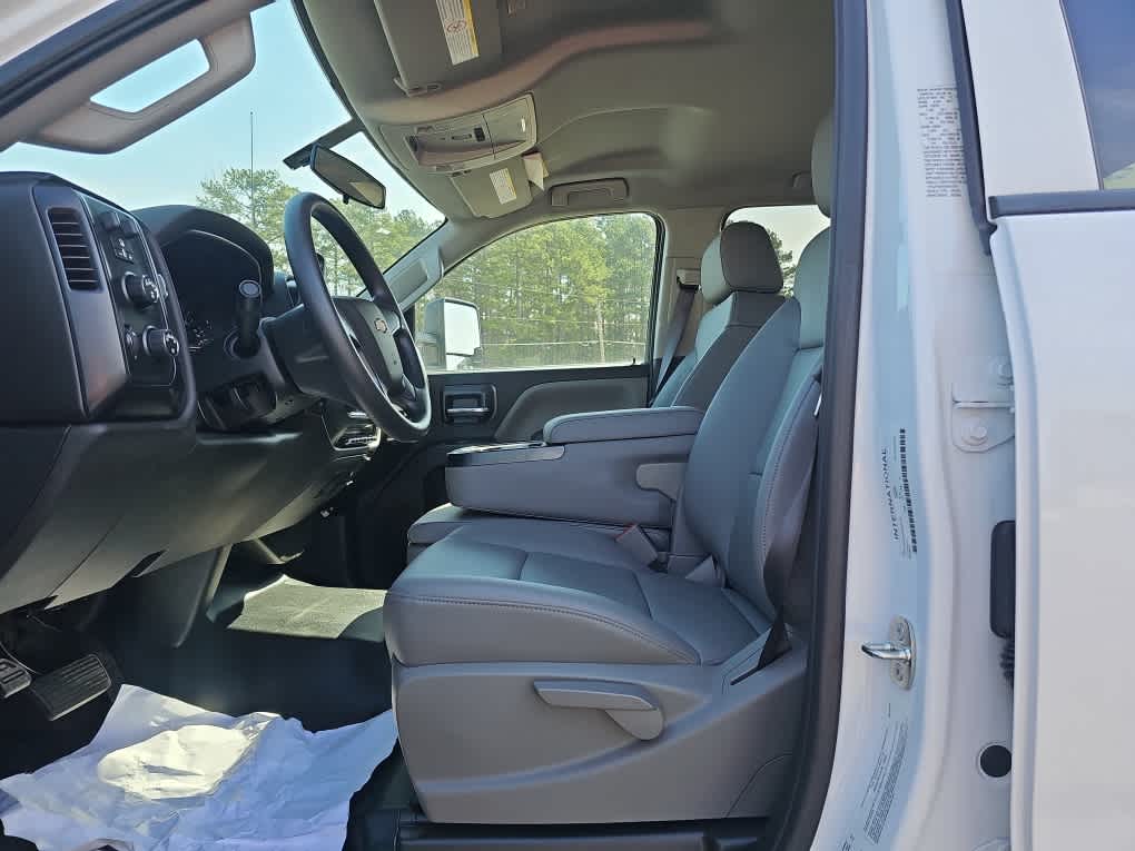 2024 Chevrolet Silverado 5500 HD Work Truck