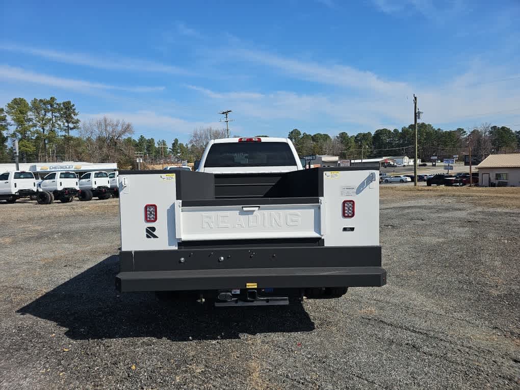 2024 Chevrolet Silverado 5500 HD Work Truck