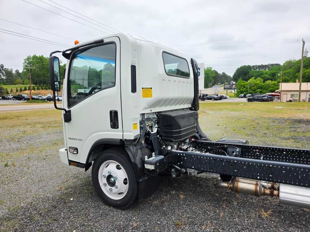 2025 Chevrolet Low Cab Forward 4500 HG Base