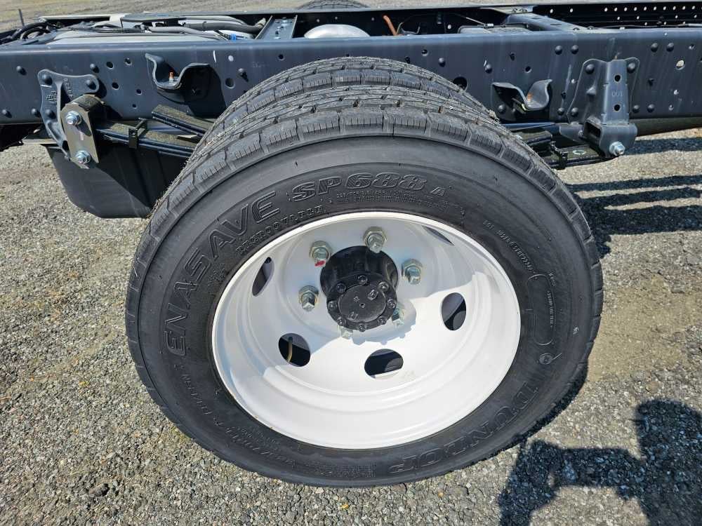 2025 Chevrolet Low Cab Forward 4500 HG Base