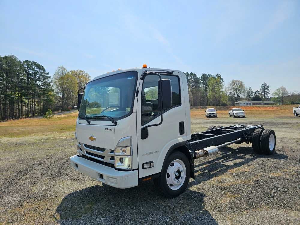 2025 Chevrolet Low Cab Forward 4500 HG Base