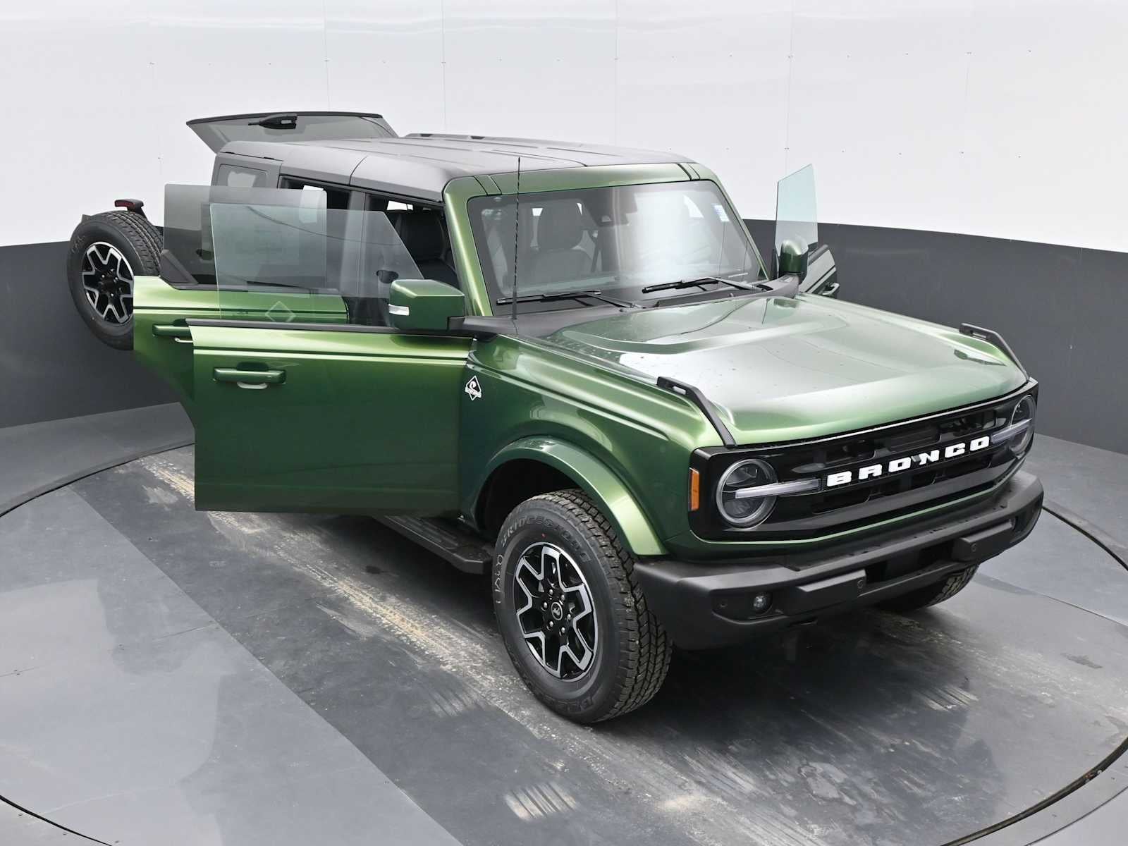 2024 Ford Bronco Outer Banks