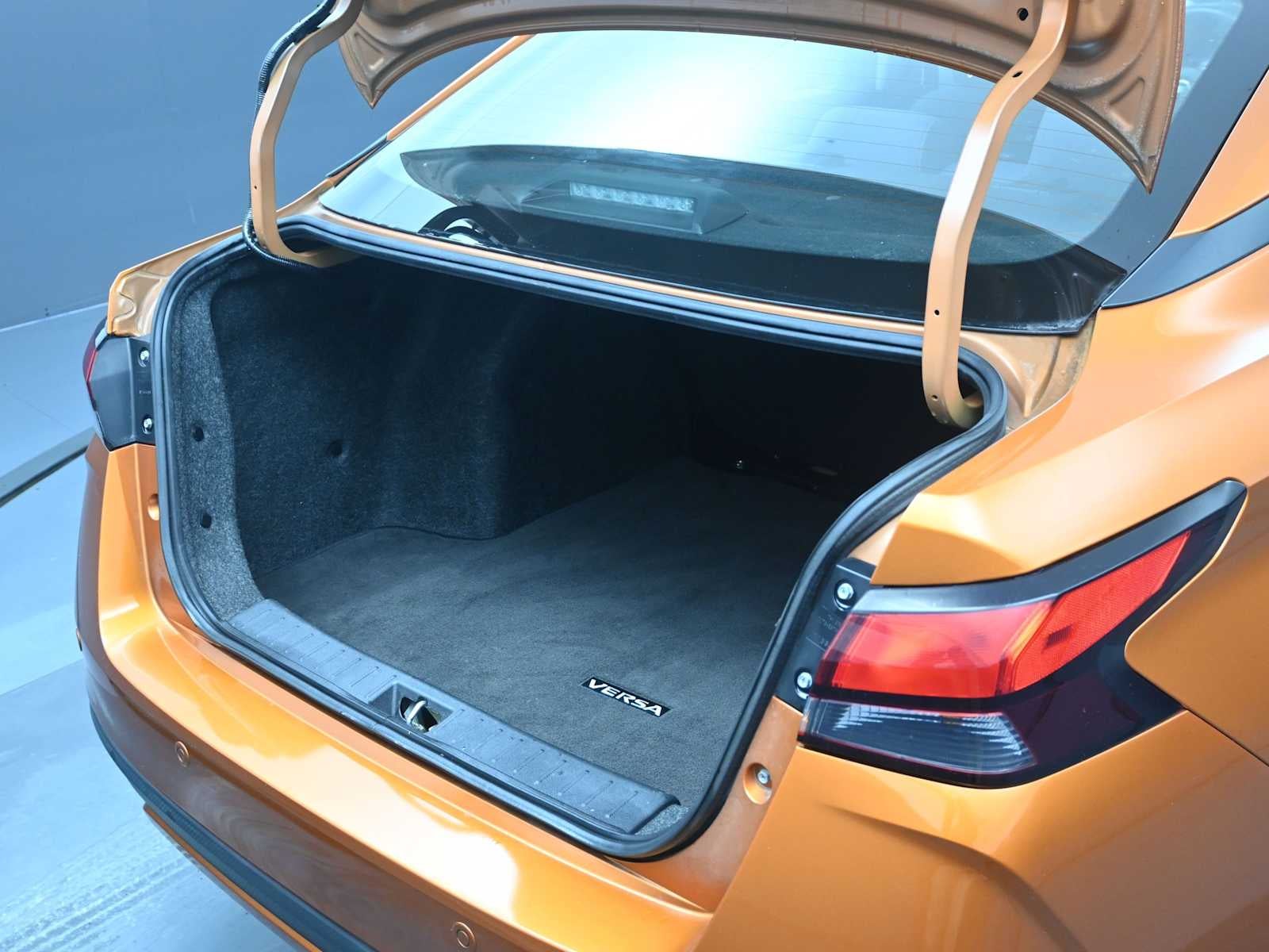 2021 Nissan Versa SR