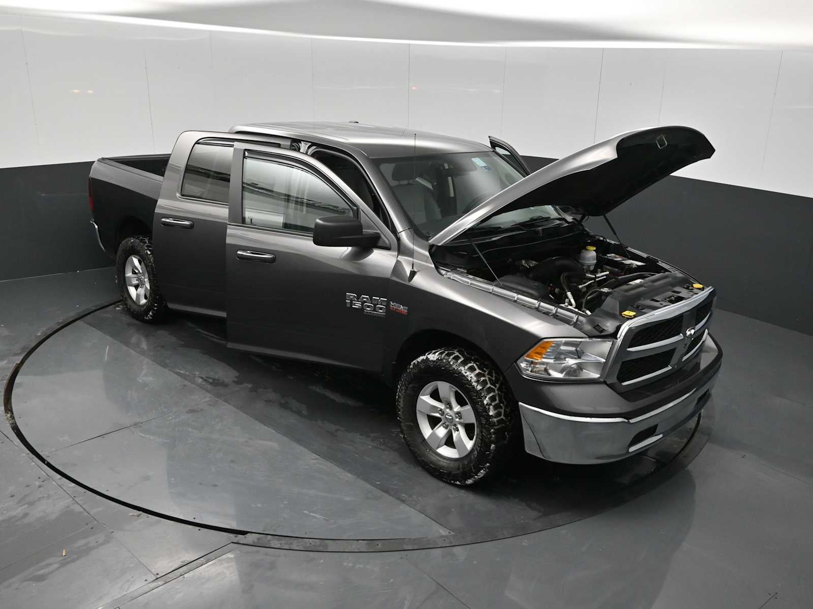 2021 RAM 1500 Classic SLT