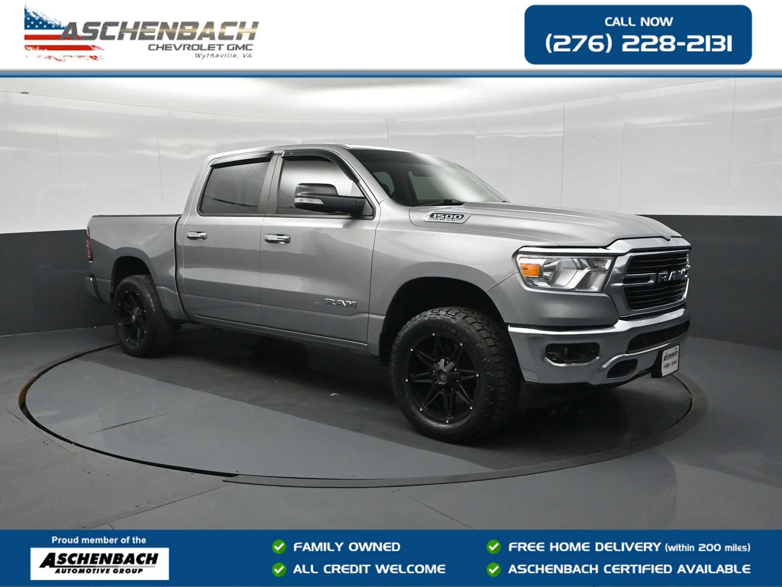 2019 RAM 1500 Big Horn/Lone Star 4x4 Crew Cab 5'7's photo