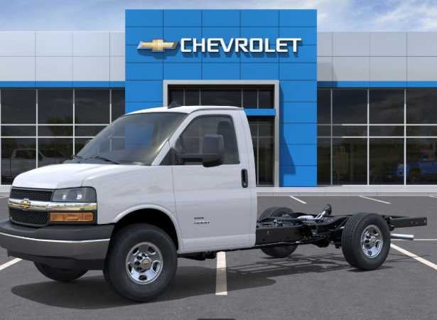 2025 Chevrolet Express Cutaway 3500 1WT