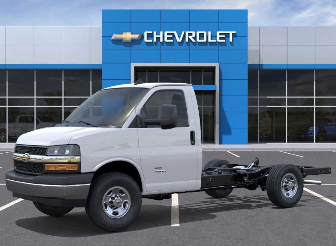 2025 Chevrolet Express Cutaway 3500 1WT