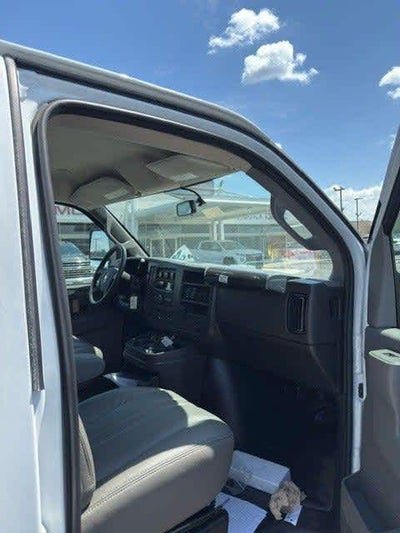 2025 Chevrolet Express Cutaway 3500 1WT