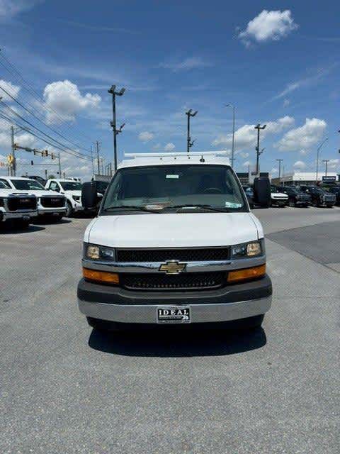 2025 Chevrolet Express Cutaway 3500 1WT