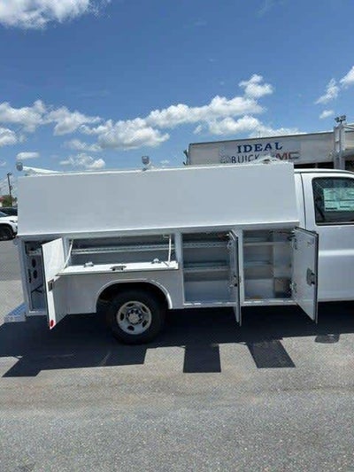 2025 Chevrolet Express Cutaway 3500 1WT