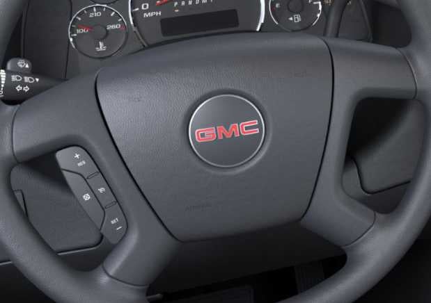 2025 GMC Savana Cutaway 3500 1WT