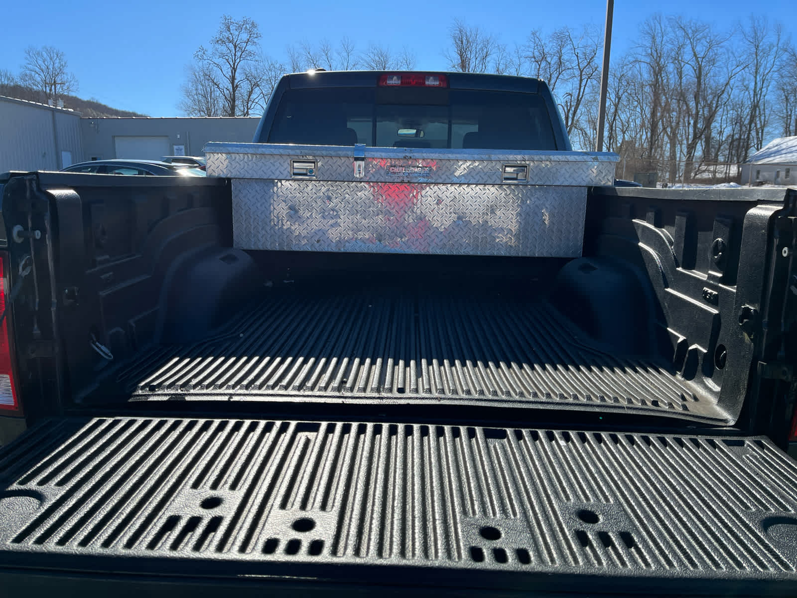 2017 RAM 1500 SLT Quad Cab 4x4 6'4' Box