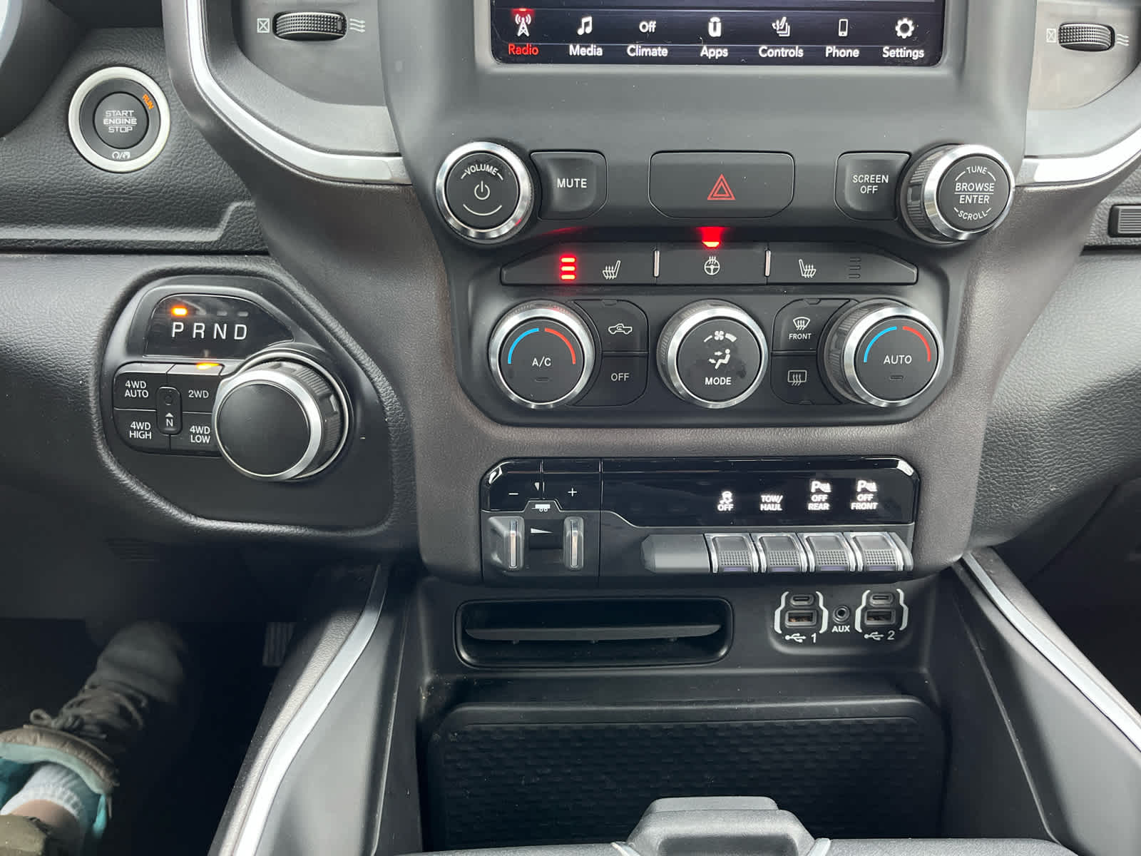 2021 RAM 1500 Big Horn Crew Cab 4x4 6'4' Box