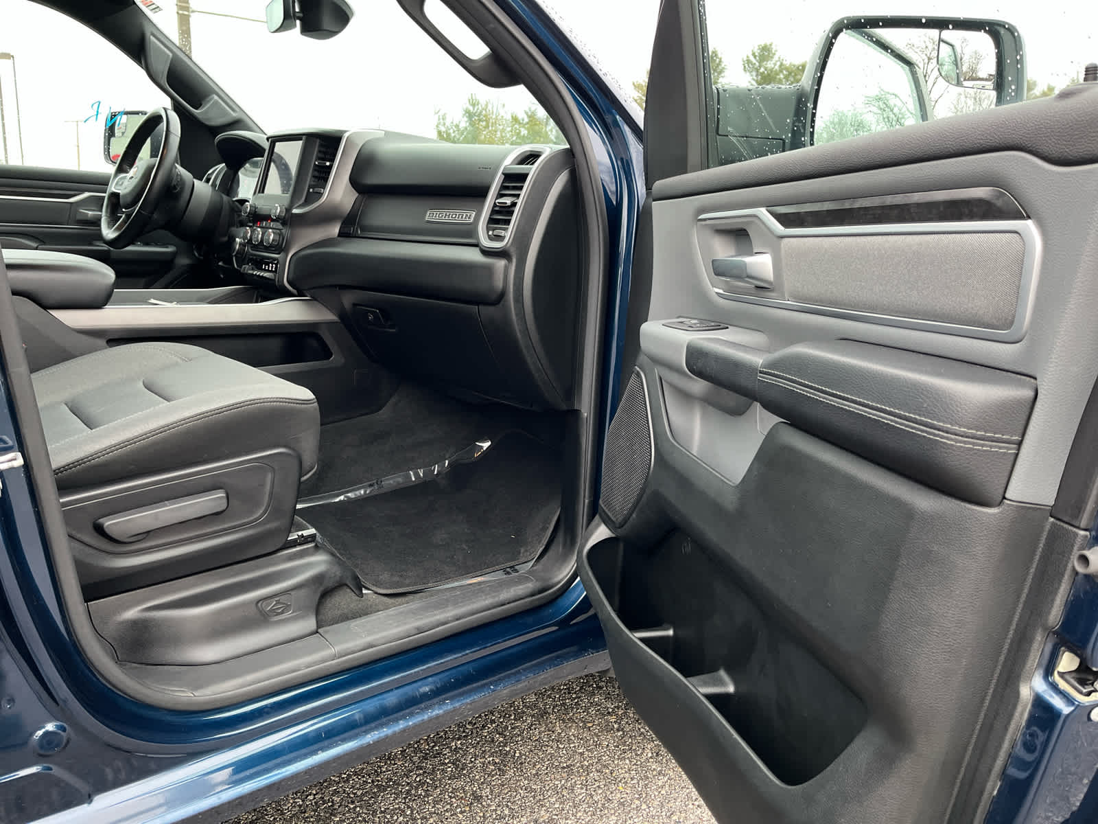 2021 RAM 1500 Big Horn Crew Cab 4x4 6'4' Box