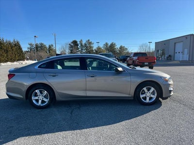 2022 Chevrolet Malibu FWD 1FL