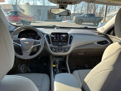 2022 Chevrolet Malibu FWD 1FL