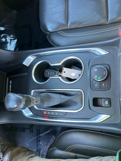 2022 Chevrolet Traverse AWD LT Leather