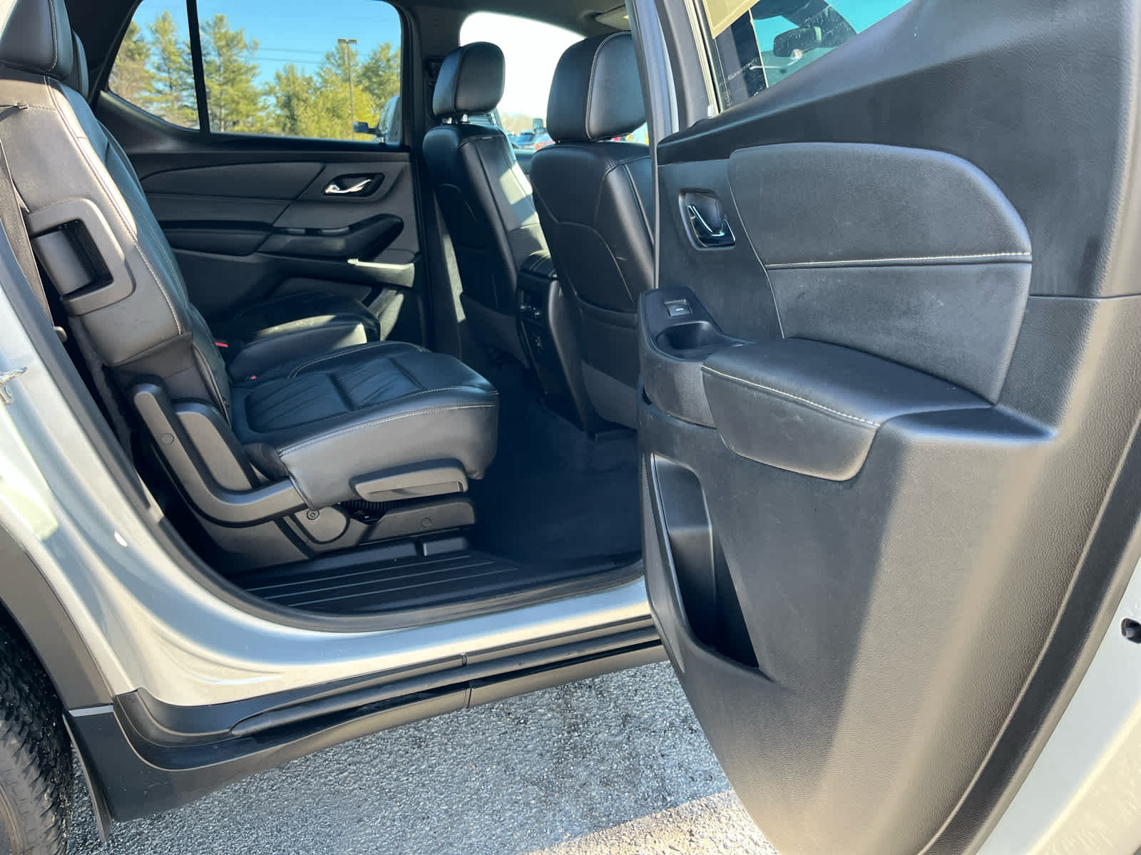 2022 Chevrolet Traverse AWD LT Leather