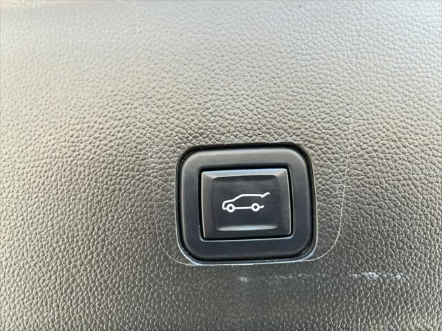 2022 Chevrolet Traverse AWD LT Leather