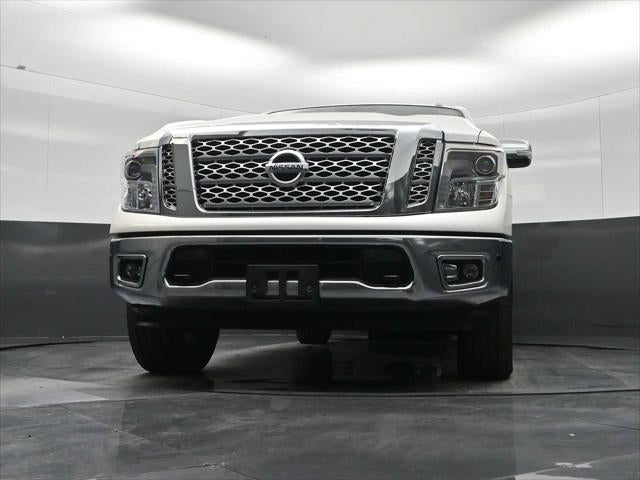 2019 Nissan TITAN SL